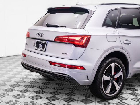 Used 2024 Audi Q5 2.0T Prestige w/ Prestige Package image 32
