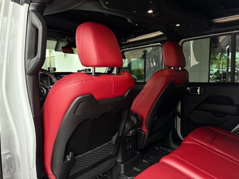 Used 2024 Jeep Wrangler Unlimited Rubicon 392 image 27