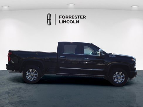 Used 2025 Chevrolet Silverado 2500 High Country image 2