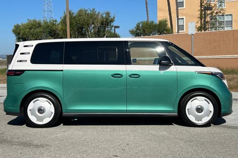 New 2025 Volkswagen ID. Buzz 1st Edition image 3