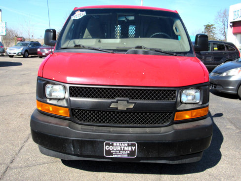 Used 2017 Chevrolet Express 2500 image 3