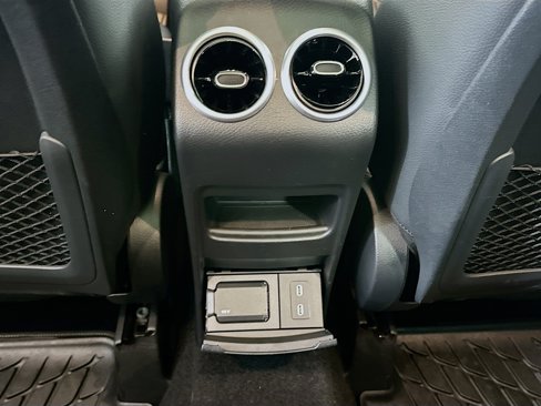 Used 2025 Mercedes-Benz GLA 250 image 28