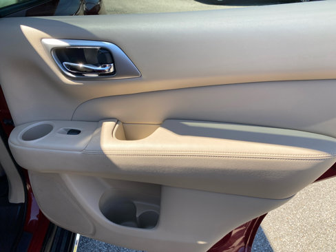 Used 2020 Nissan Pathfinder SL image 19