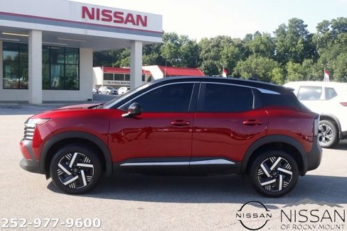 Used 2025 Nissan Kicks SV w/ Charging Package image 4
