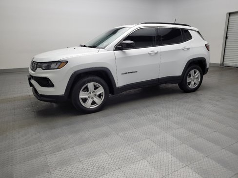 Used 2022 Jeep Compass Latitude w/ Sun and Sound Group image 2