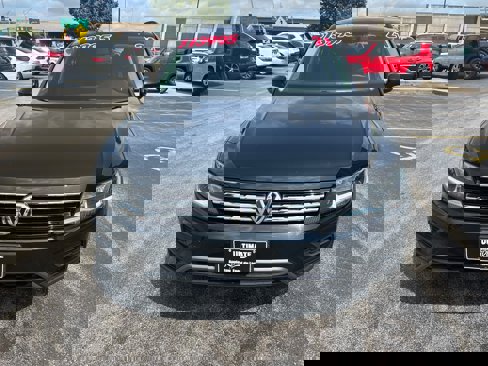 Used 2021 Volkswagen Tiguan S image 2