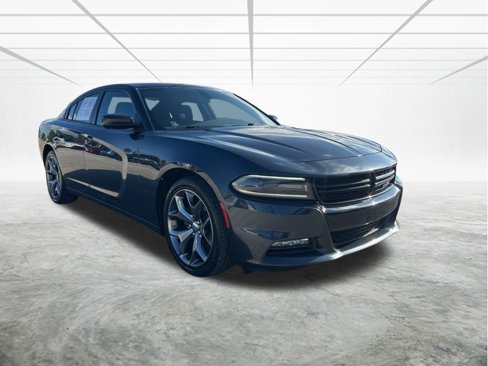 Used 2016 Dodge Charger SXT w/ Rallye Group image 2