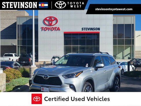 Certified 2023 Toyota Highlander XLE image 1