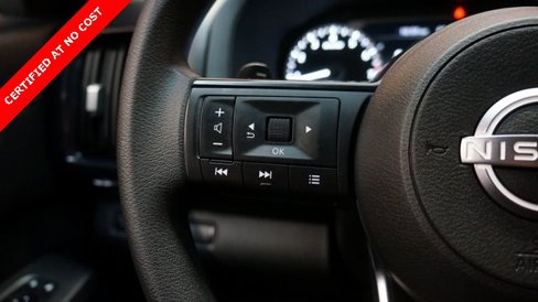 Used 2024 Nissan Pathfinder S image 22