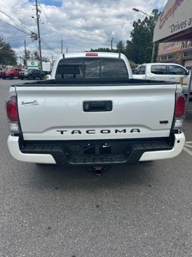Used 2022 Toyota Tacoma TRD Sport w/ TRD Premium Sport Package image 3