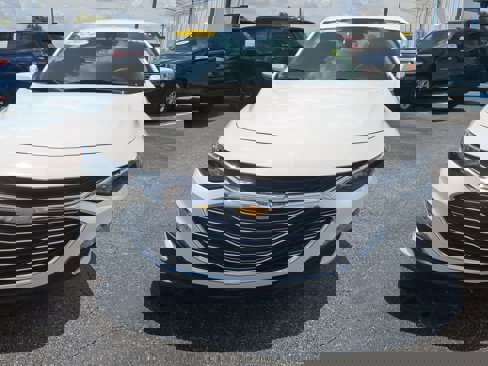 Used 2024 Chevrolet Malibu LT image 9