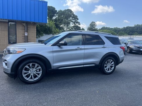 Used 2023 Ford Explorer Limited image 8