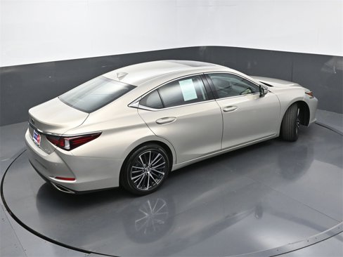 Used 2024 Lexus ES 350 w/ Premium Package image 37