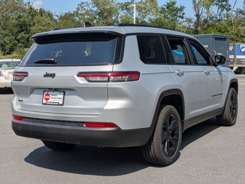 New 2025 Jeep Grand Cherokee L Laredo image 5