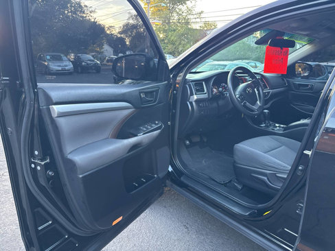 Used 2018 Toyota Highlander AWD V6 image 11