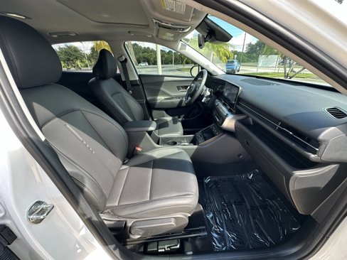 Used 2025 Hyundai Kona Limited image 35