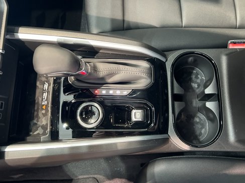 New 2025 Chevrolet Colorado LT w/ LT Convenience Package image 19