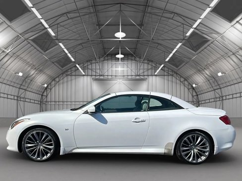 Used 2014 INFINITI Q60 Convertible w/ Premium Package image 2