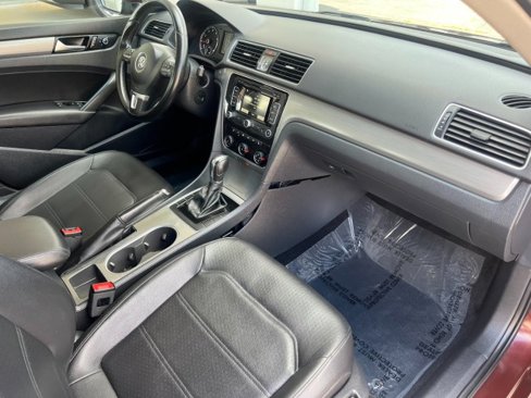 Used 2014 Volkswagen Passat 1.8T SE image 14