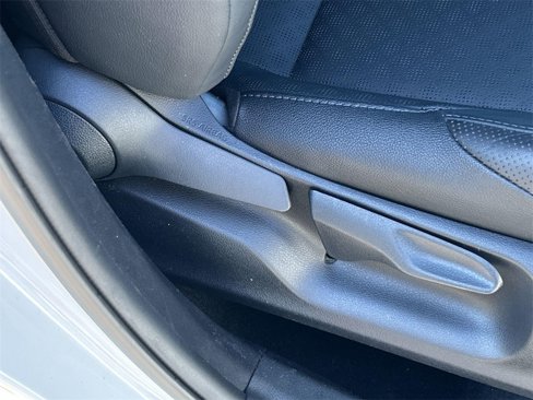 Used 2022 Toyota C-HR Limited image 32
