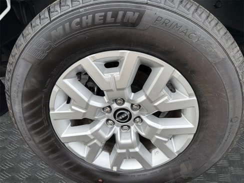 Used 2024 Nissan Frontier SV w/ SV Convenience Package image 23