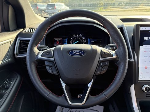 Used 2024 Ford Edge ST-Line w/ Class II Trailer Tow Package image 39