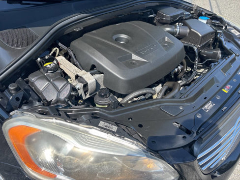 Used 2016 Volvo XC60 T5 w/ Proximity Package image 38