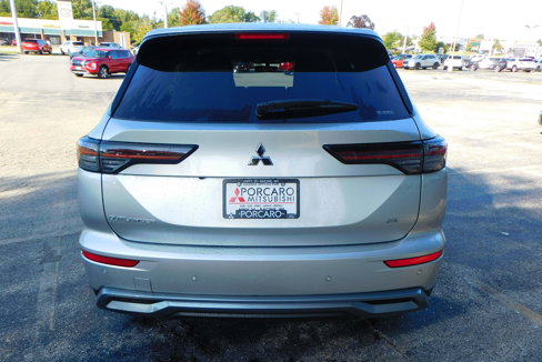 New 2025 Mitsubishi Outlander SE image 4