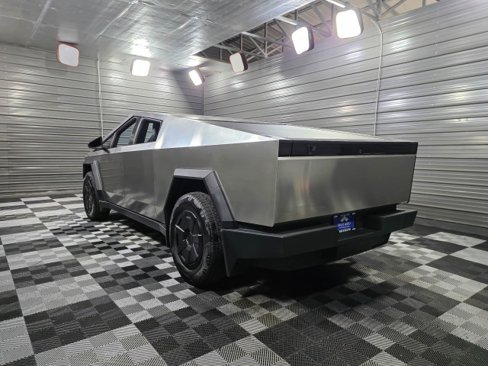 Used 2024 Tesla Cybertruck AWD Crew Cab image 17