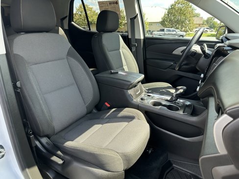 Used 2021 Chevrolet Traverse LT image 18