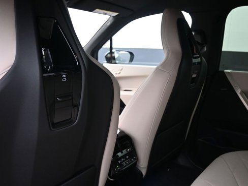 New 2026 BMW iX xDrive45 image 17