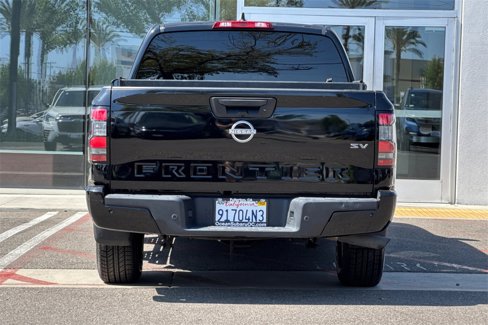 Used 2022 Nissan Frontier SV w/ Technology Package image 6
