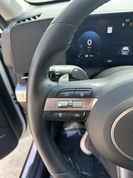 Used 2025 Hyundai Kona Limited image 22