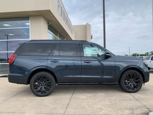 New 2025 Ford Expedition Platinum w/ Stealth Appearance Package image 2