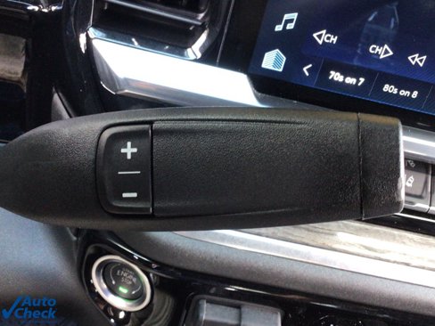Used 2025 Chevrolet Silverado 2500 LTZ w/ LTZ Convenience Package image 31