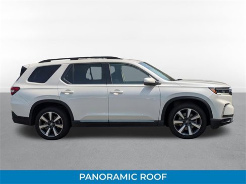 Used 2023 Honda Pilot Touring image 2