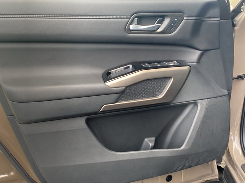 New 2025 Nissan Pathfinder Platinum w/ Cargo Package image 11