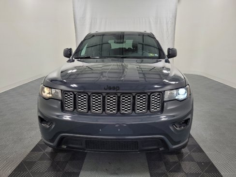 Used 2018 Jeep Grand Cherokee Altitude image 15