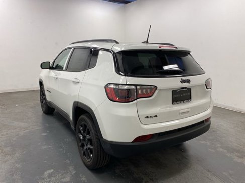 New 2026 Jeep Compass Latitude image 4