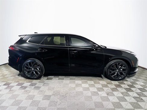 Certified 2025 Toyota Crown Signia image 9