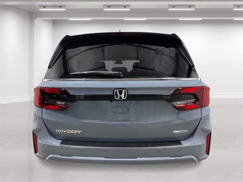New 2026 Honda Odyssey Touring image 4