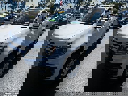 Used 2022 Chevrolet Colorado LT w/ Fleet Safety Package image 3