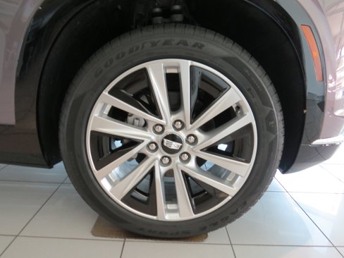 New 2026 Cadillac Vistiq Luxury w/ LPO, Floor Liner Package image 10