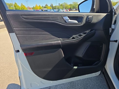 Used 2024 Ford Escape Platinum w/ Premium Technology Package image 22