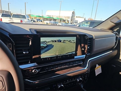 New 2025 GMC Sierra 1500 SLT image 18
