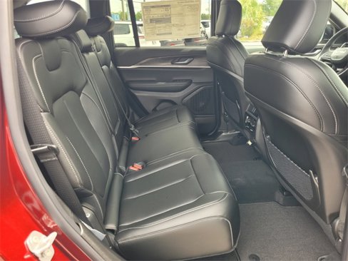 New 2025 Jeep Grand Cherokee Limited image 14