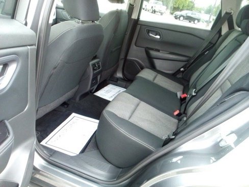 Used 2024 Nissan Rogue SV image 13