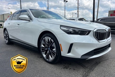 Used 2024 BMW i5 eDrive40i w/ Convenience Package image 10