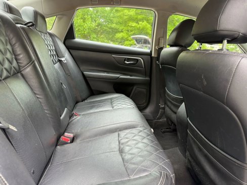 Used 2015 Nissan Altima 2.5 S w/ Sport Value Package image 12