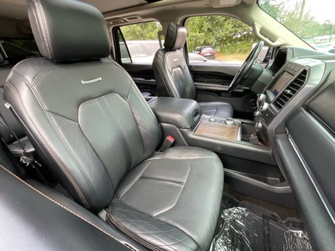 Used 2020 Ford Expedition Platinum image 18